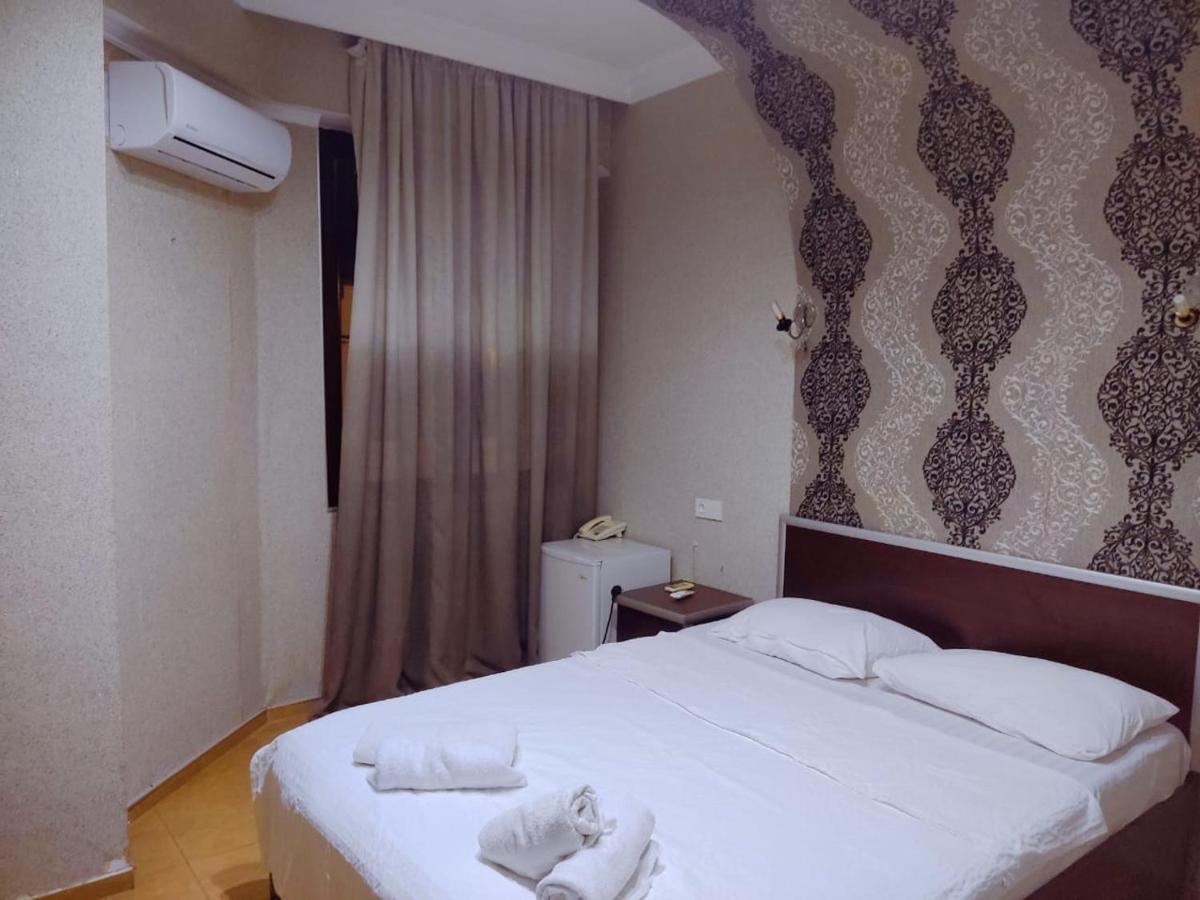 Golden Fish Hotel Batumi Luaran gambar
